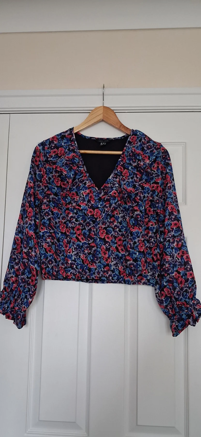 New Look Floral Print Cropped Blouse - Frilled V-Neck - Size 10
