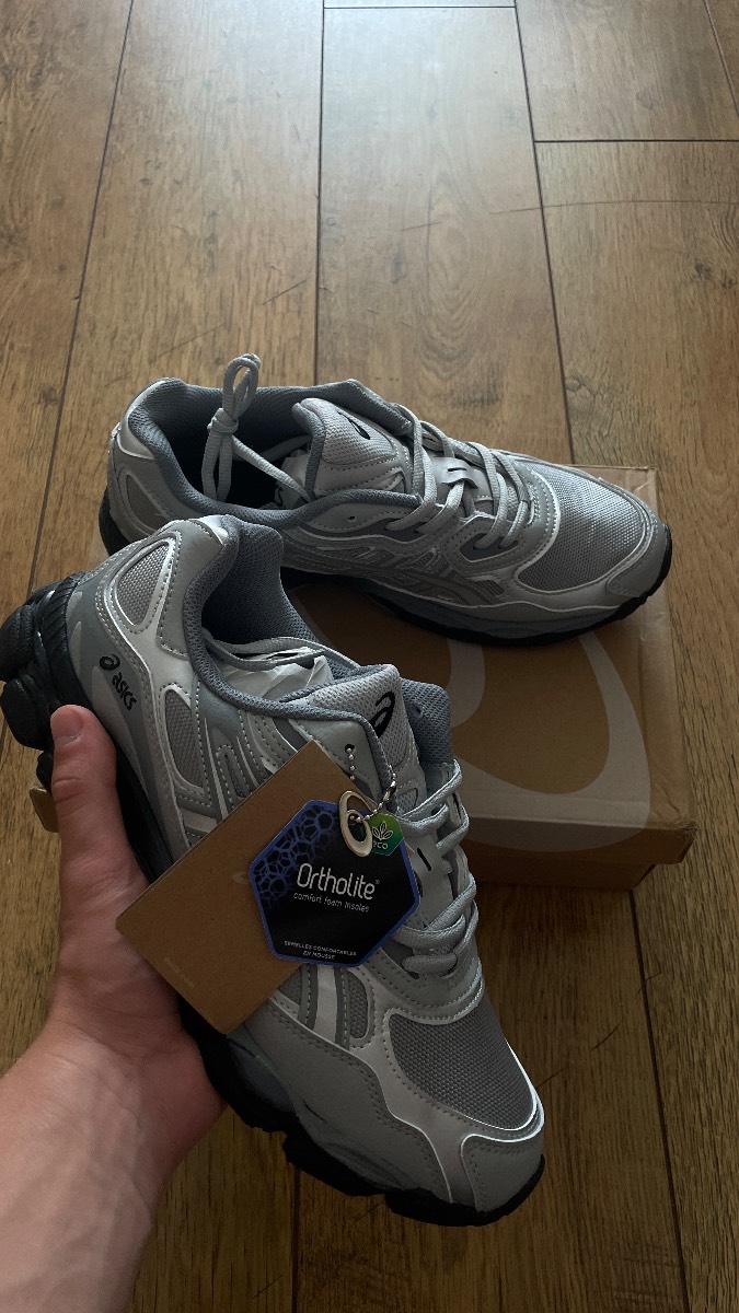 Asics GEL NYC Silver / Grey
