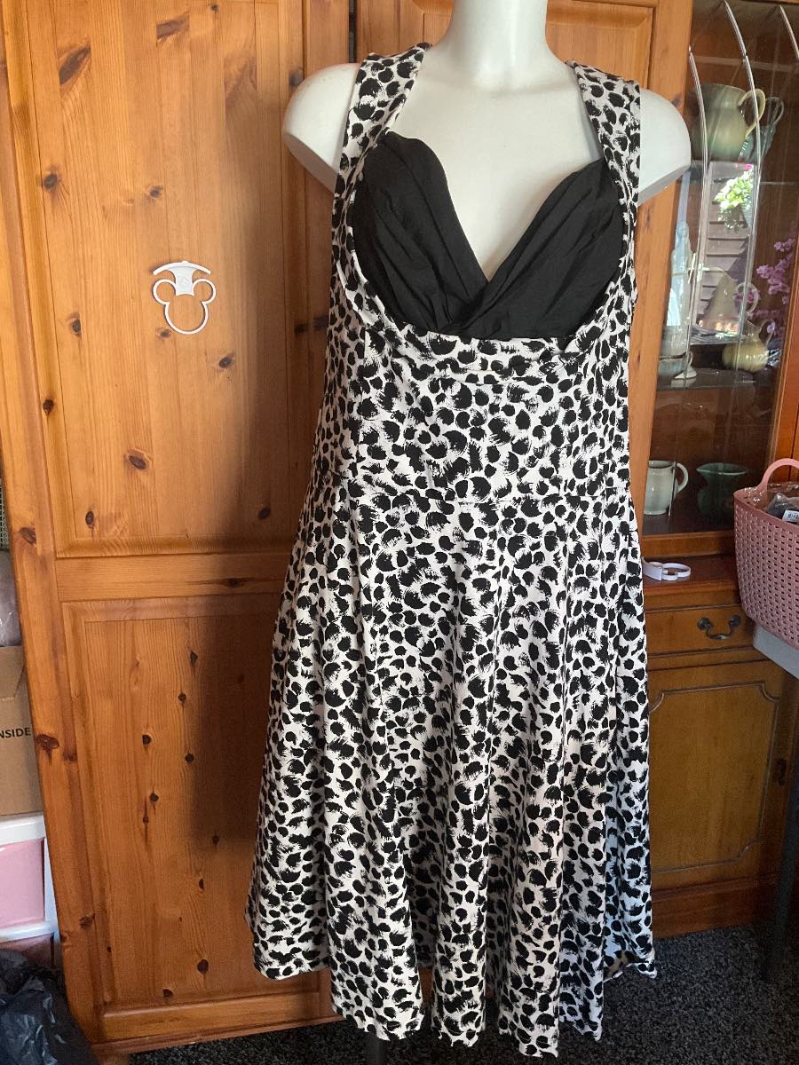 Lindy Bop Vintage Style Animal Print Tea Swing Dress size 24 on Label Measures Size 16