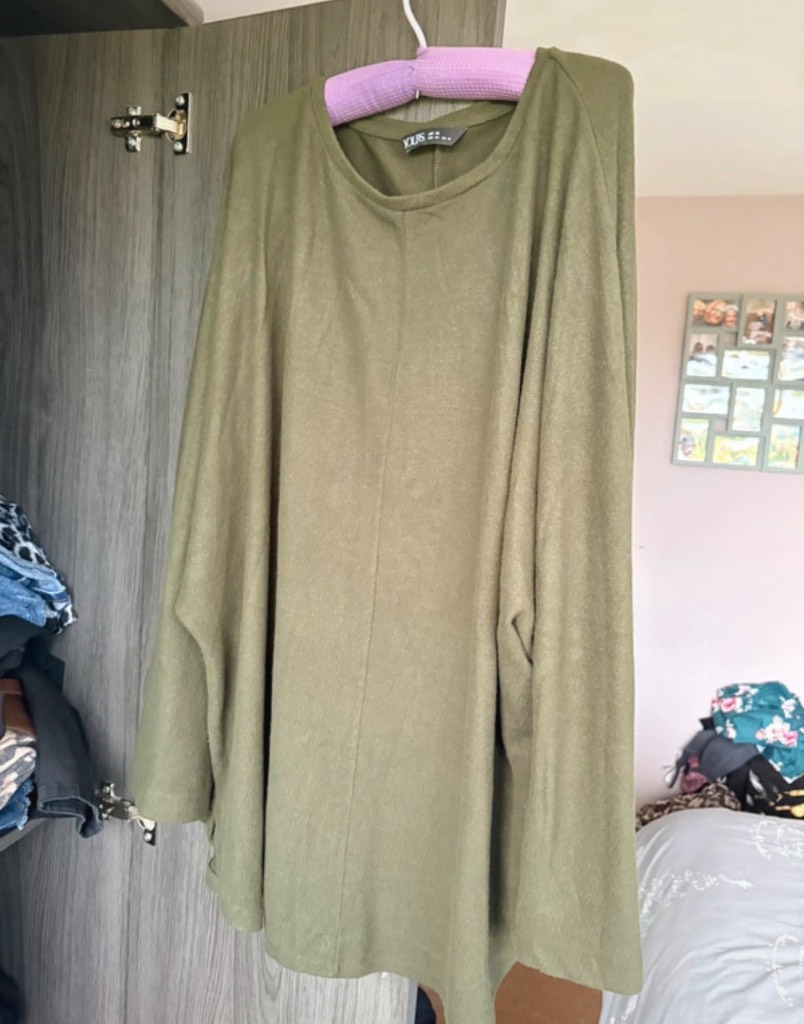 Ladies long sleeved top size 16