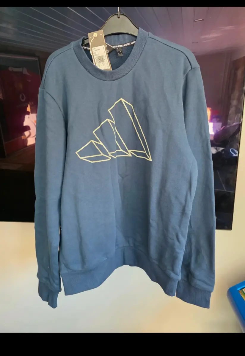 Adidas mens jumper medium