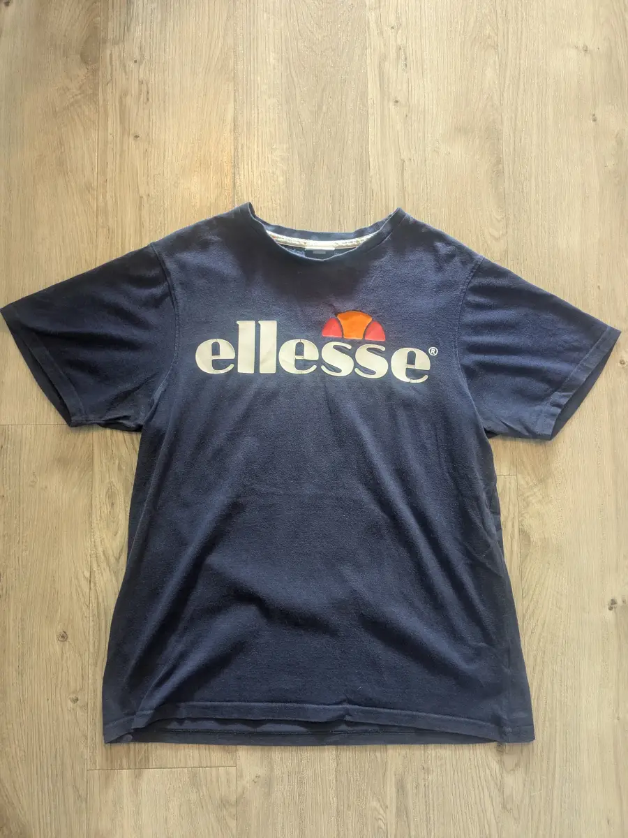 Vintage ellesse navy t shirt