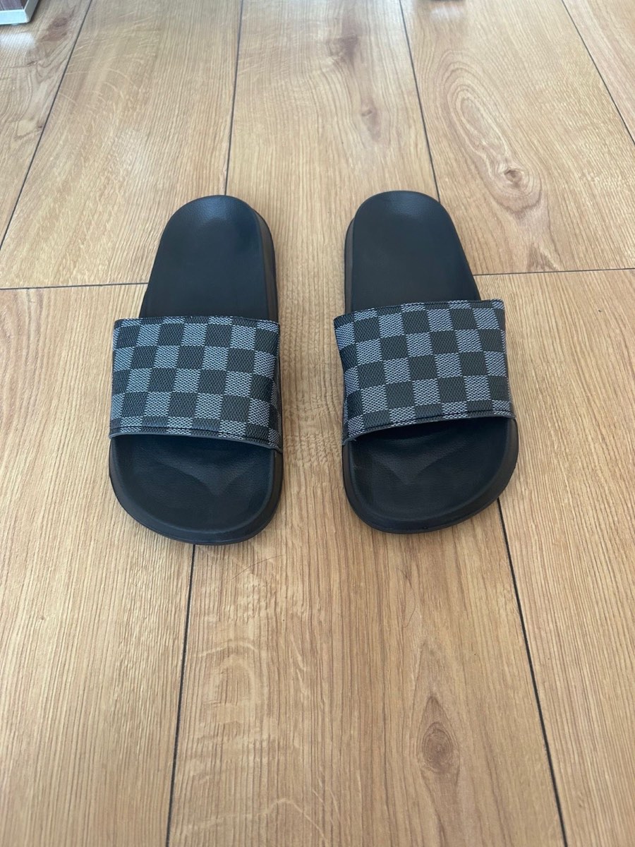Black & Grey Checkerboard Slider – Louis Vuitton Style Size: 9.5 UK Brand New