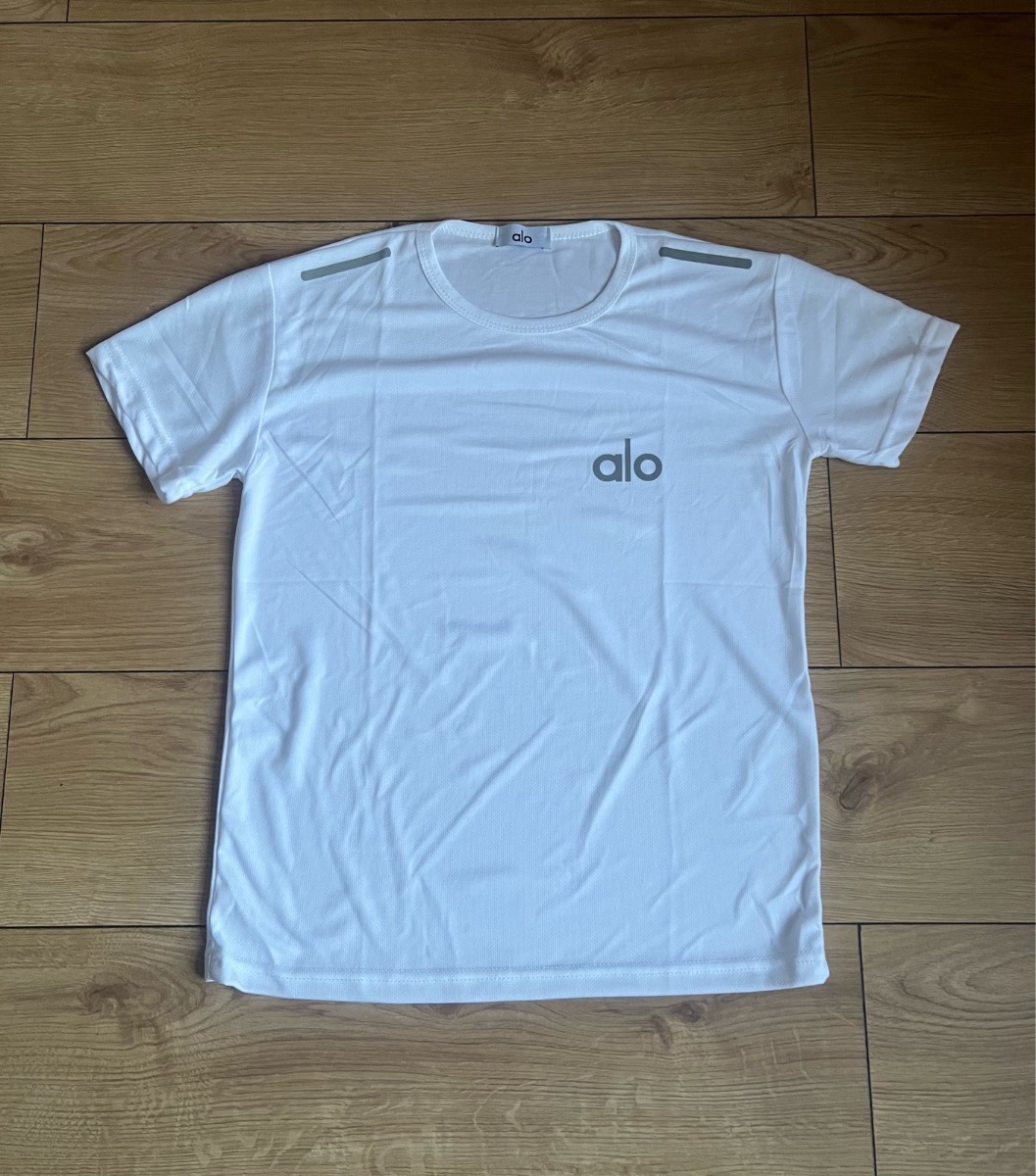 Alo Activewear Shirt Size: M Great Condition