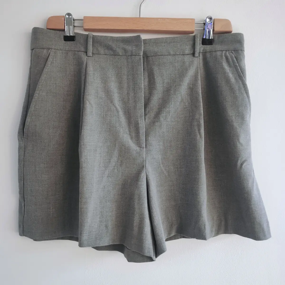 Zara Shorts Size XL Pleated Wide Leg Grey Pockets Smart Casual Summer Holiday Office