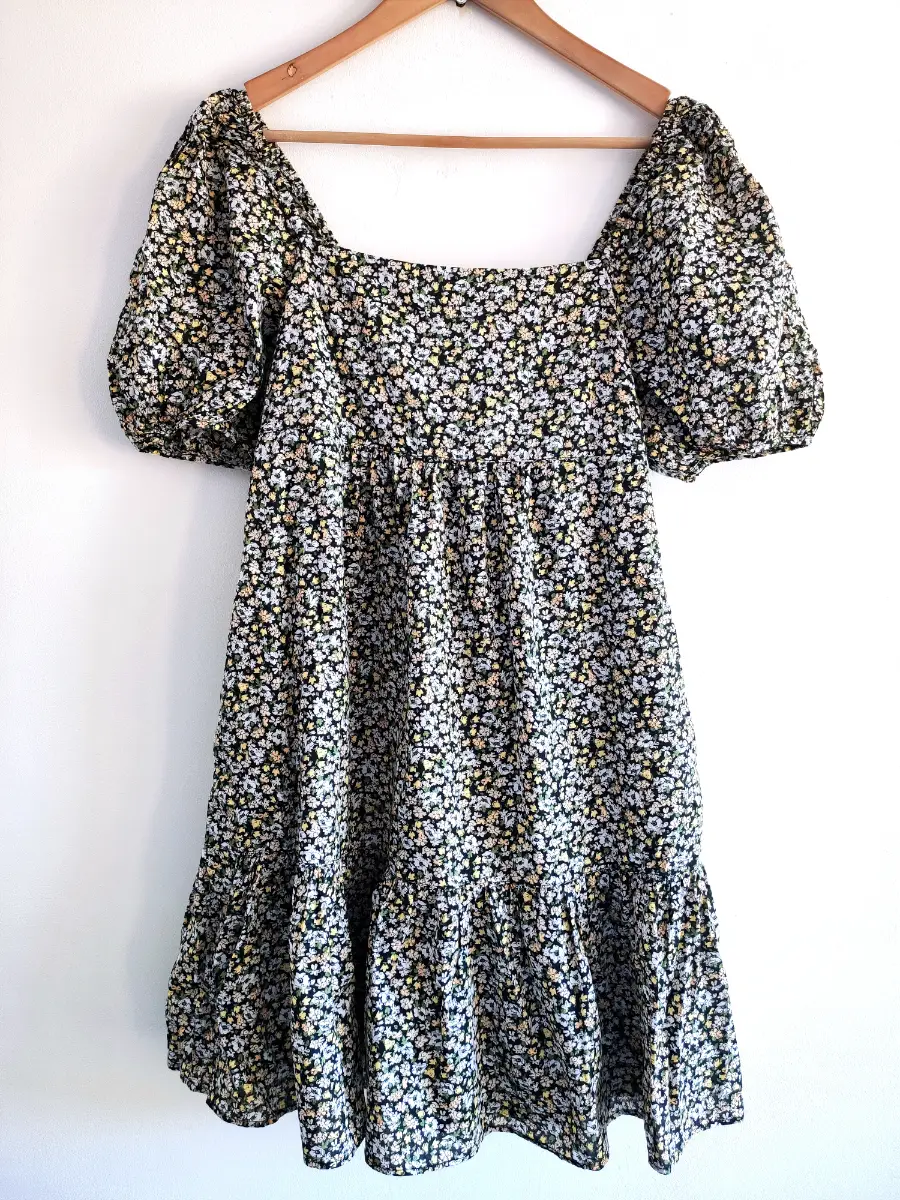 Uniqlo Black Floral Short Dress Size Medium 12-14 Puff Sleeve Smock Cotton Ditsy Cottagecore