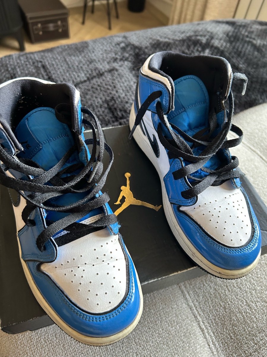 Nike Air Jordan 1 MD SE (GS) size 5