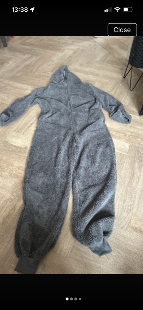 Large boys / small men’s onsie size L
