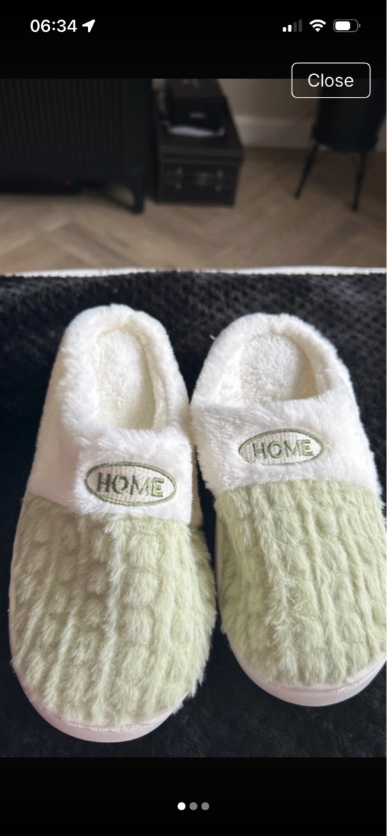 Ladies green/white slippers size 5-6