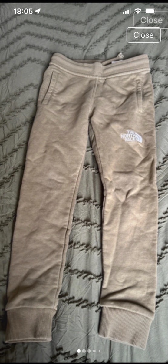 The North Face joggers aged 6-8 XS