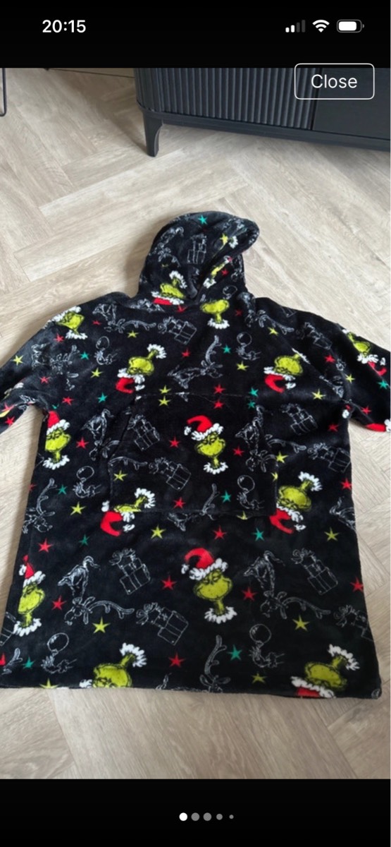 The Grinch snoodie size 7-10