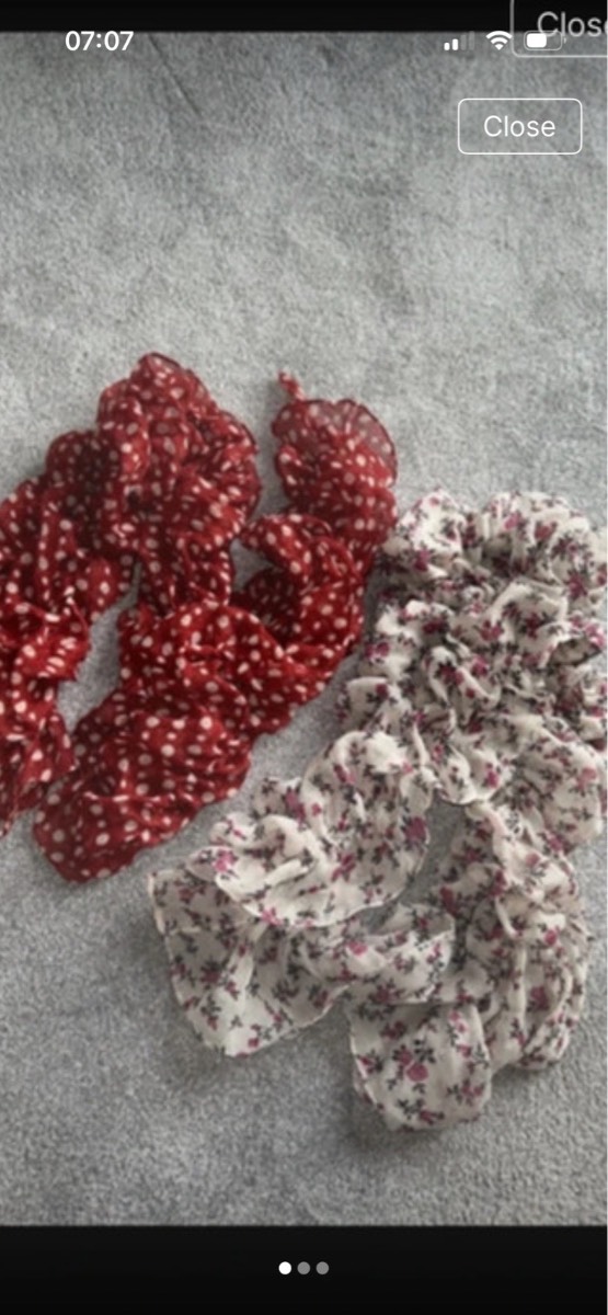2 x ladies scrunchy ruffle scarves