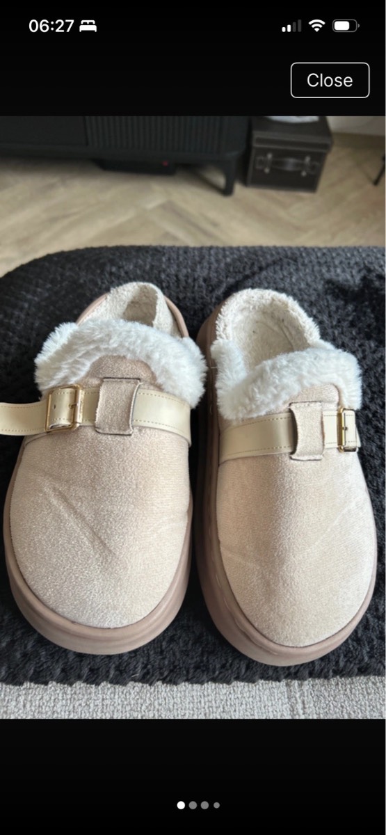 Ladies slippers size 5-6