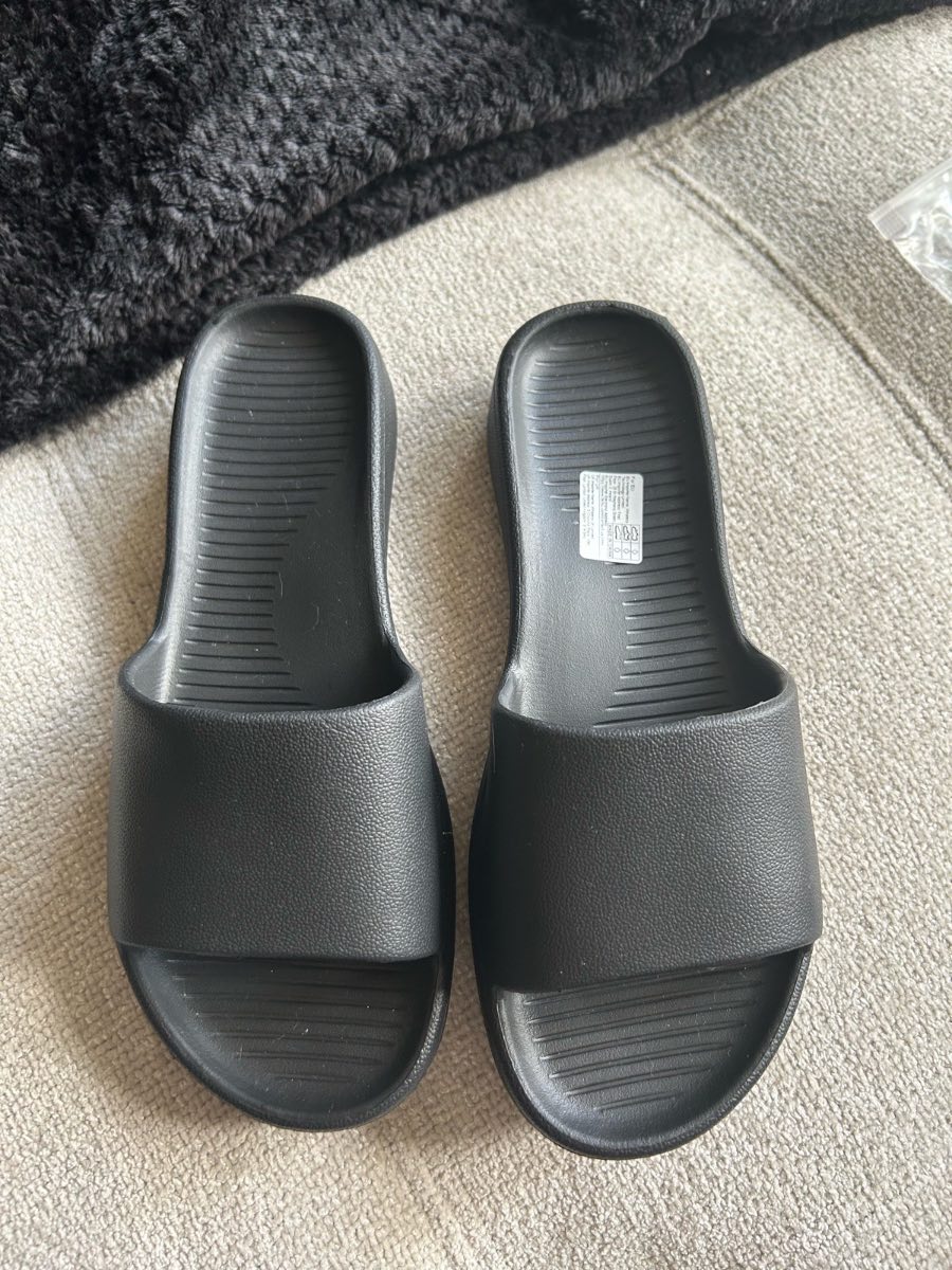 Ladies black sliders size 5