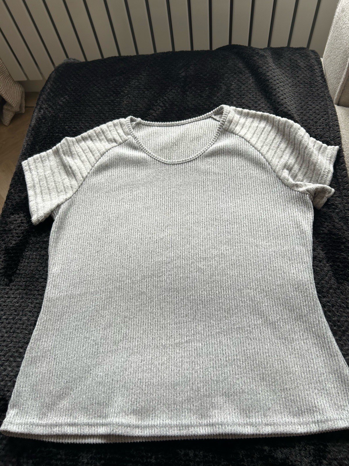Short sleeved ribbed top size 12-14