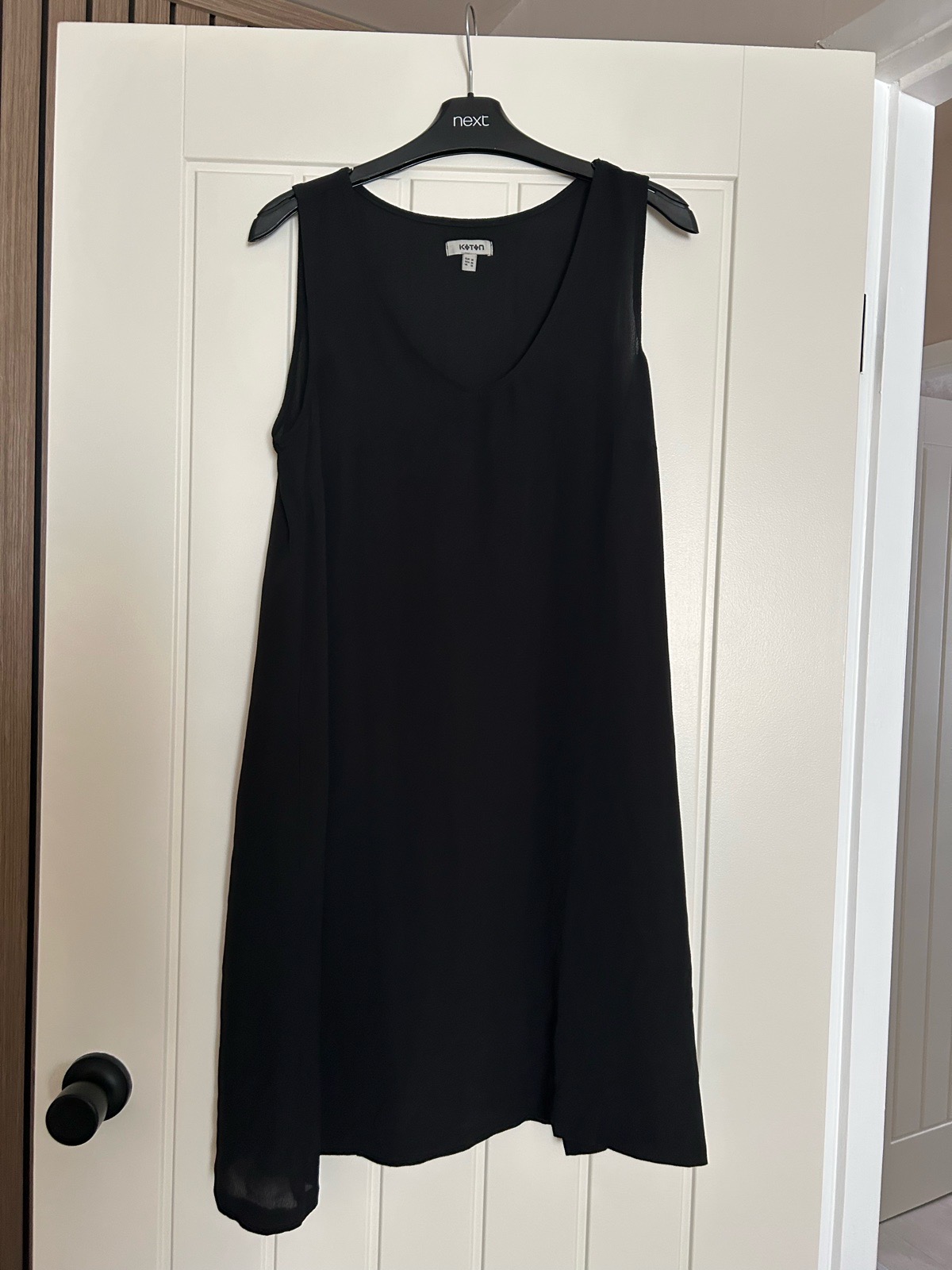 Black beach cover size 10-12
