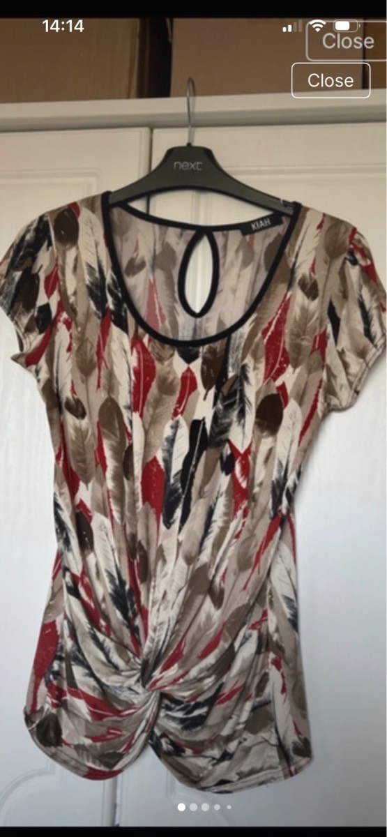 Gorgeous feather print top size 8-10