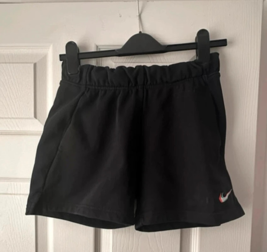 Nike Kids Black Sports Shorts Youth Size L 146-156cm Dri-FIT Training Gym