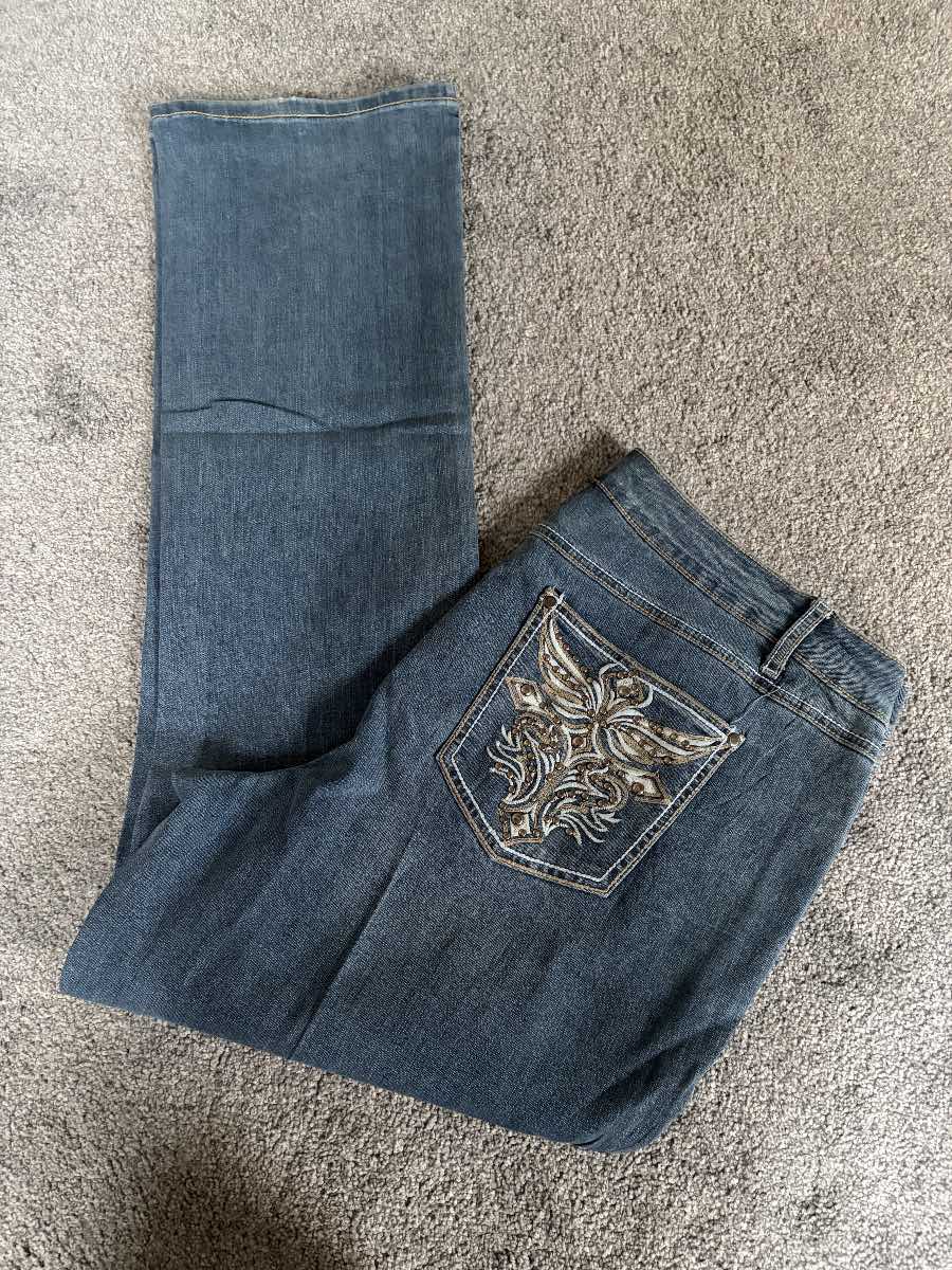 Embroidery blue jeans