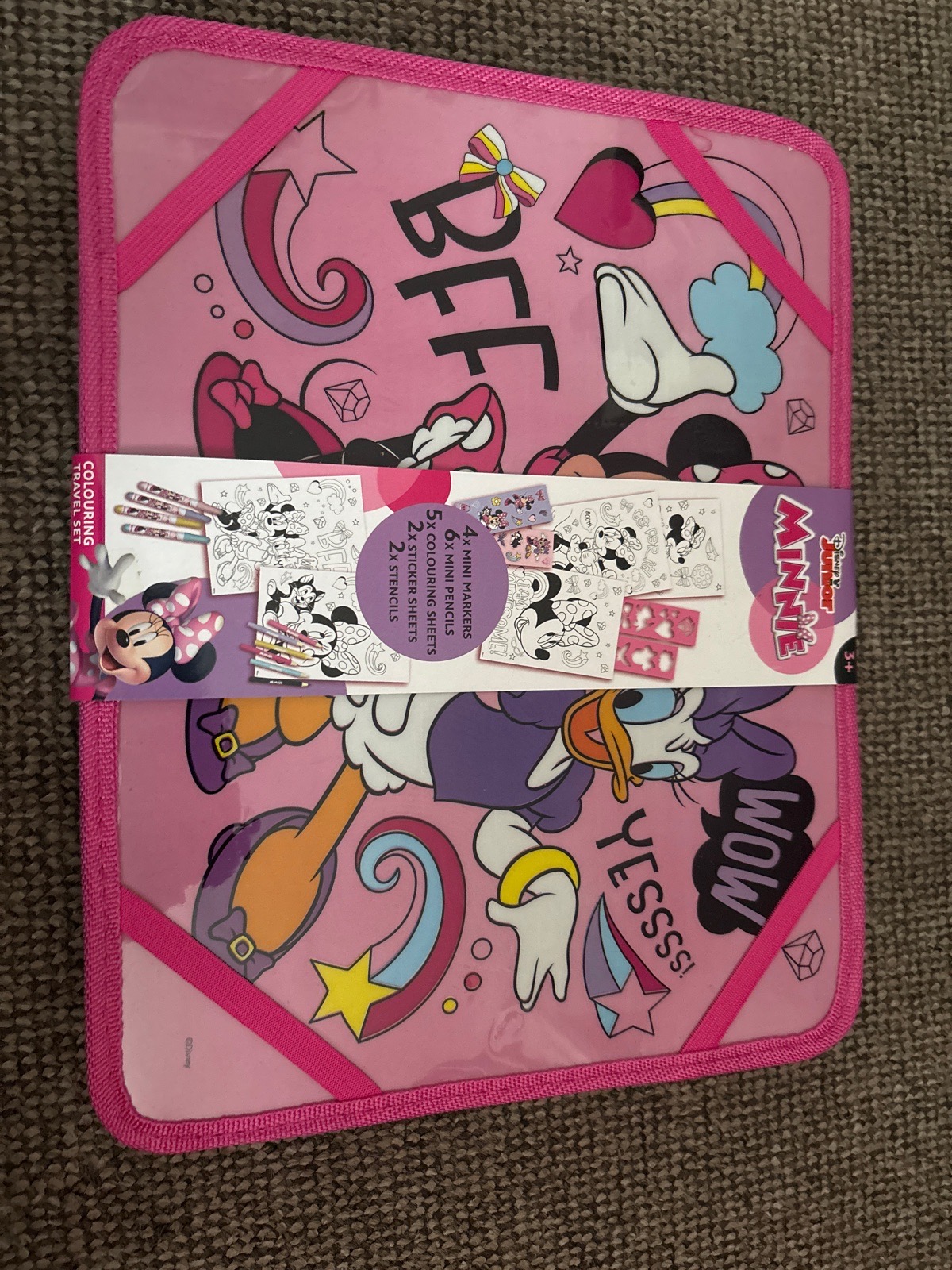 Minnie colouring set