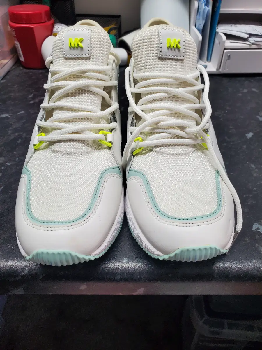 Michael kors size 6