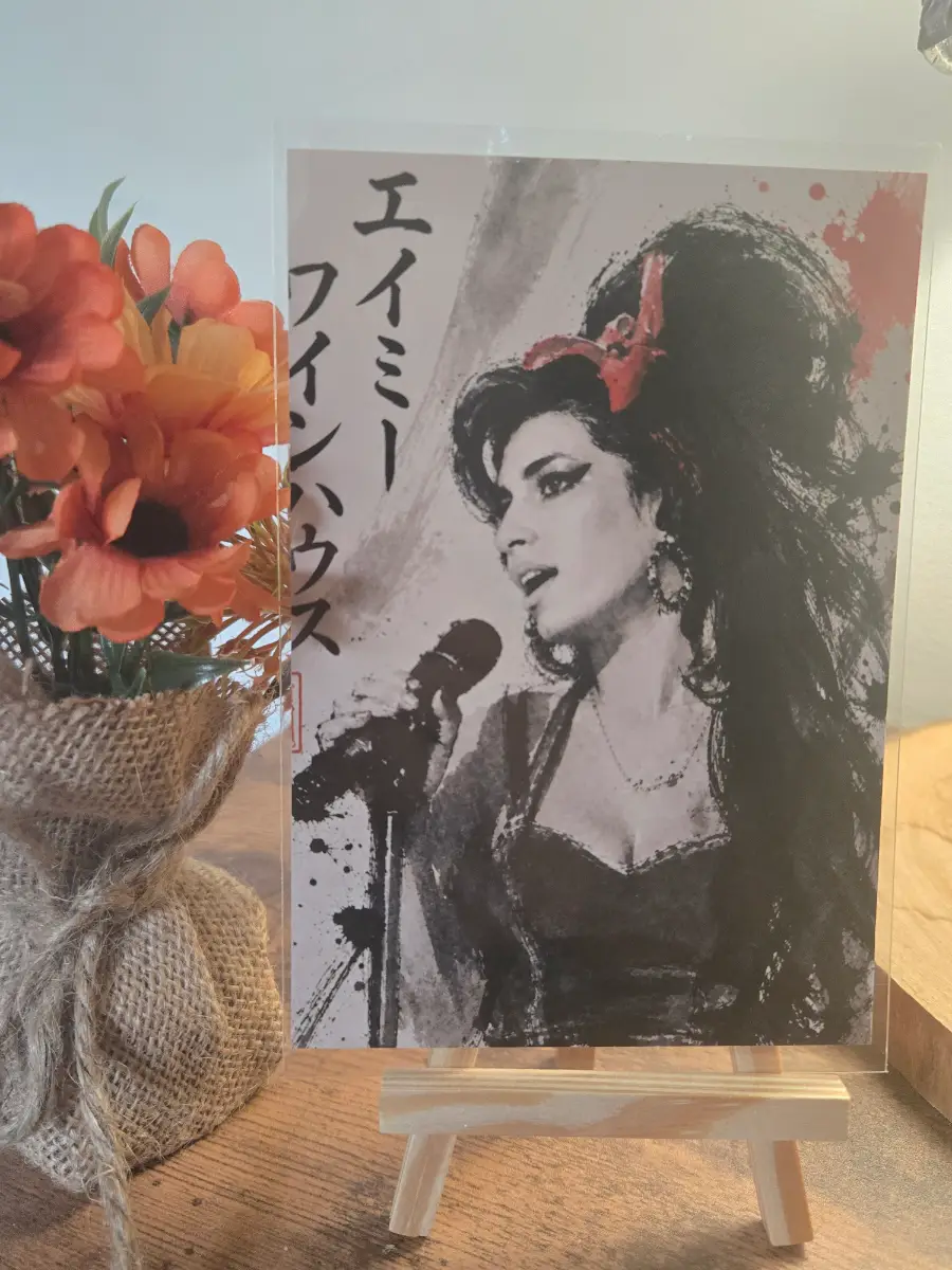 Amy Winehouse Japanese Style 6" X 4" Photo Print - Cover sleeve included