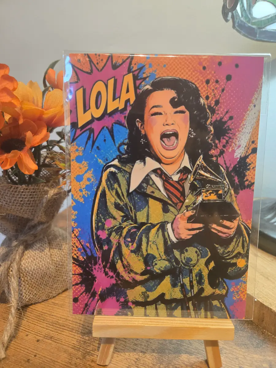 Lola Young Grammys Pop Art 6" X 4" Photo Print - Cover sleeve included