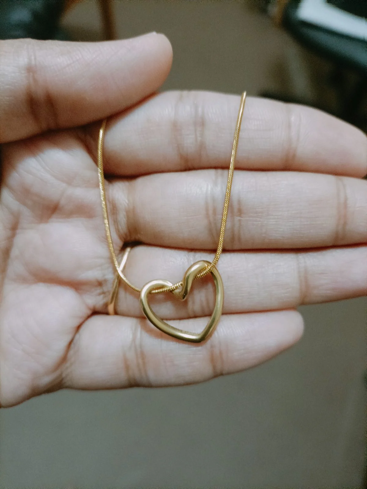 Love shaped pendant necklace