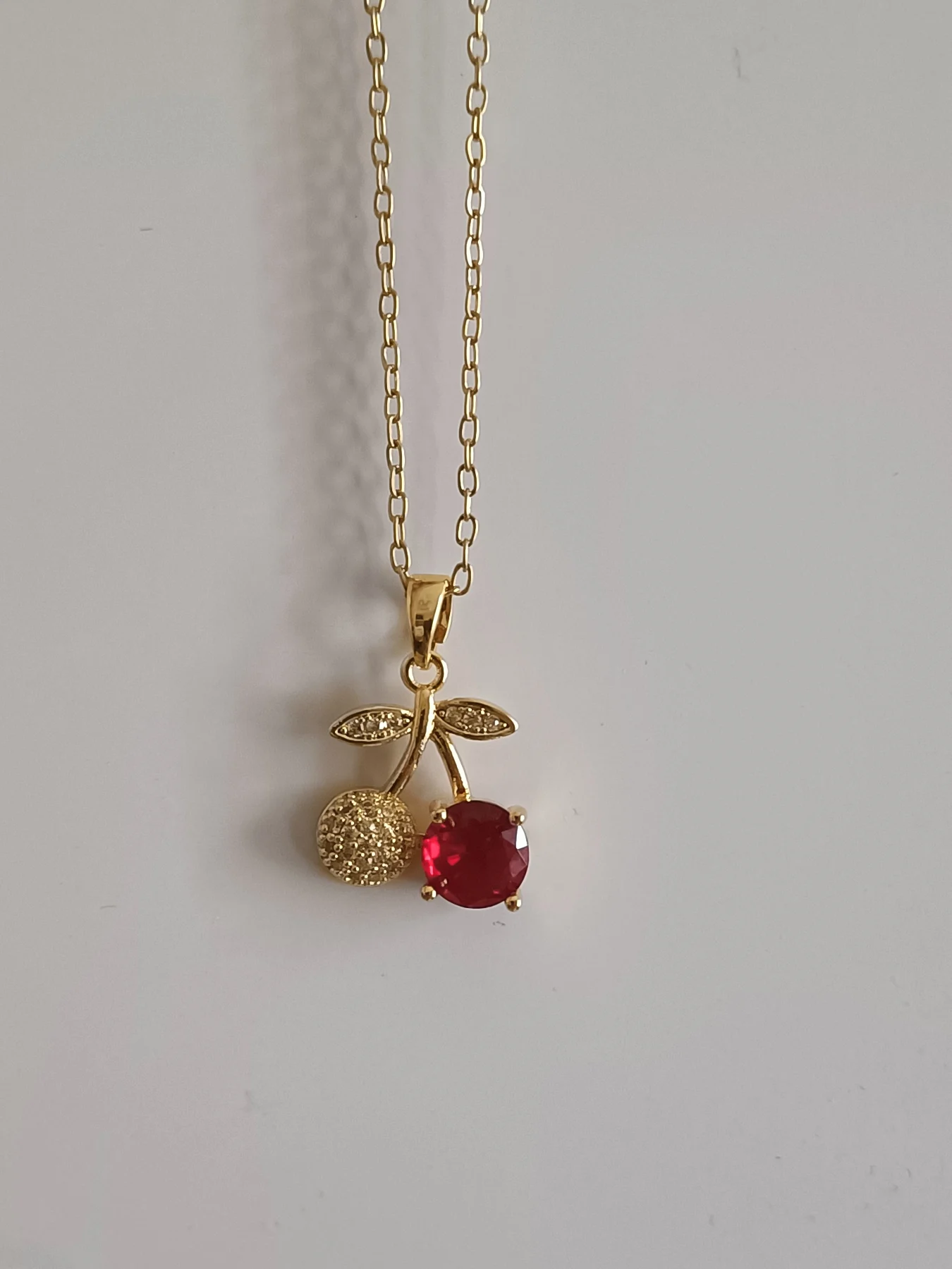 Antitarnish necklace with cherry pendant
