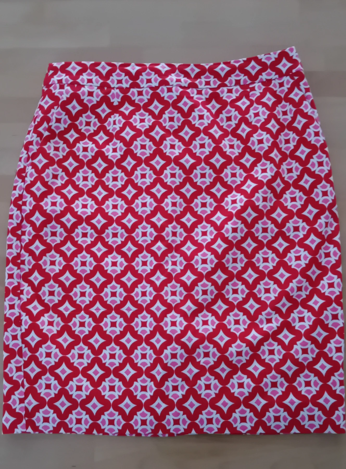 Boden Size 10P Pencil skirt cotton mix Lined retro mod pattern pink & red
