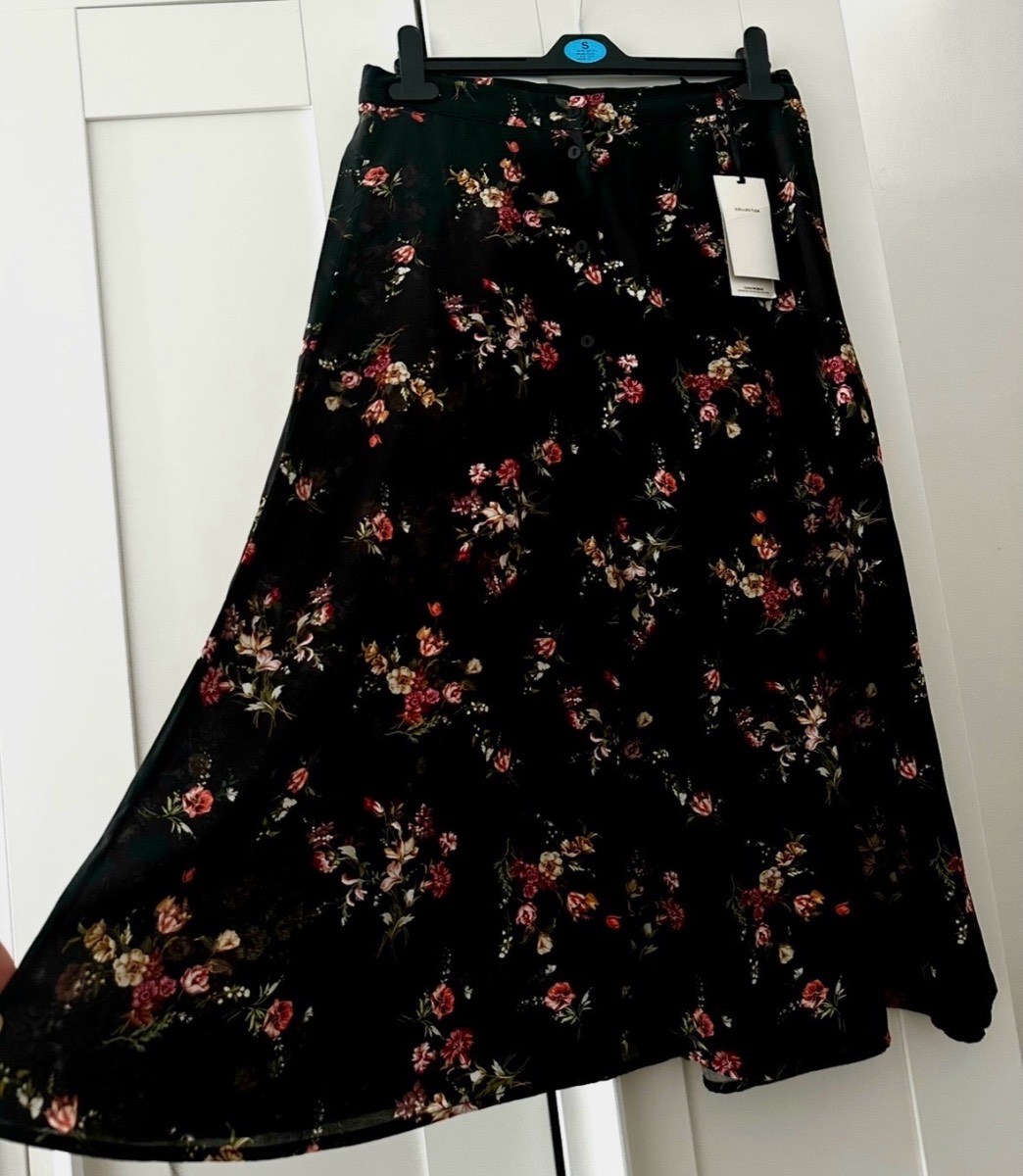Zara ditsy floral cottage core midi skirt