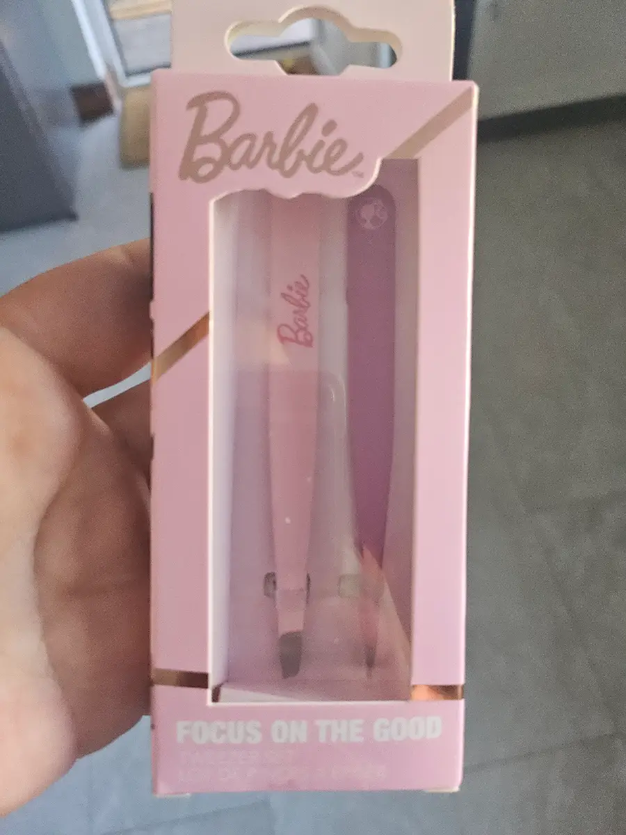 Barbie tweezers