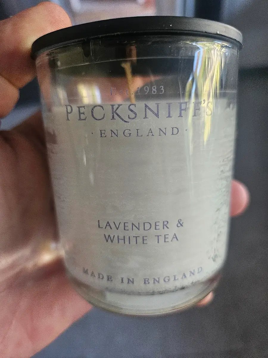Pecksniffs candle
