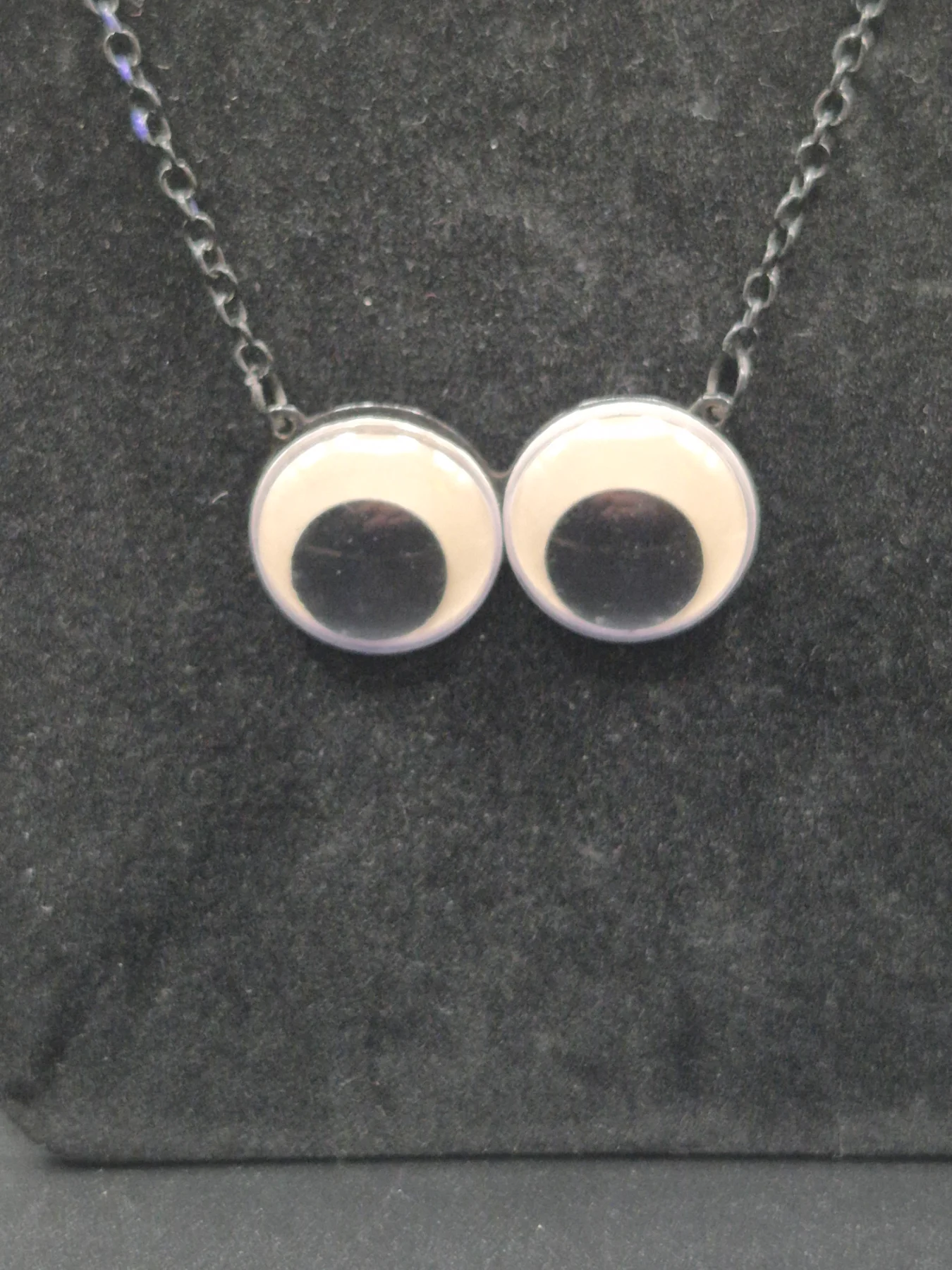 Fun Novelty Googly Eyes Necklace Black Chain N188