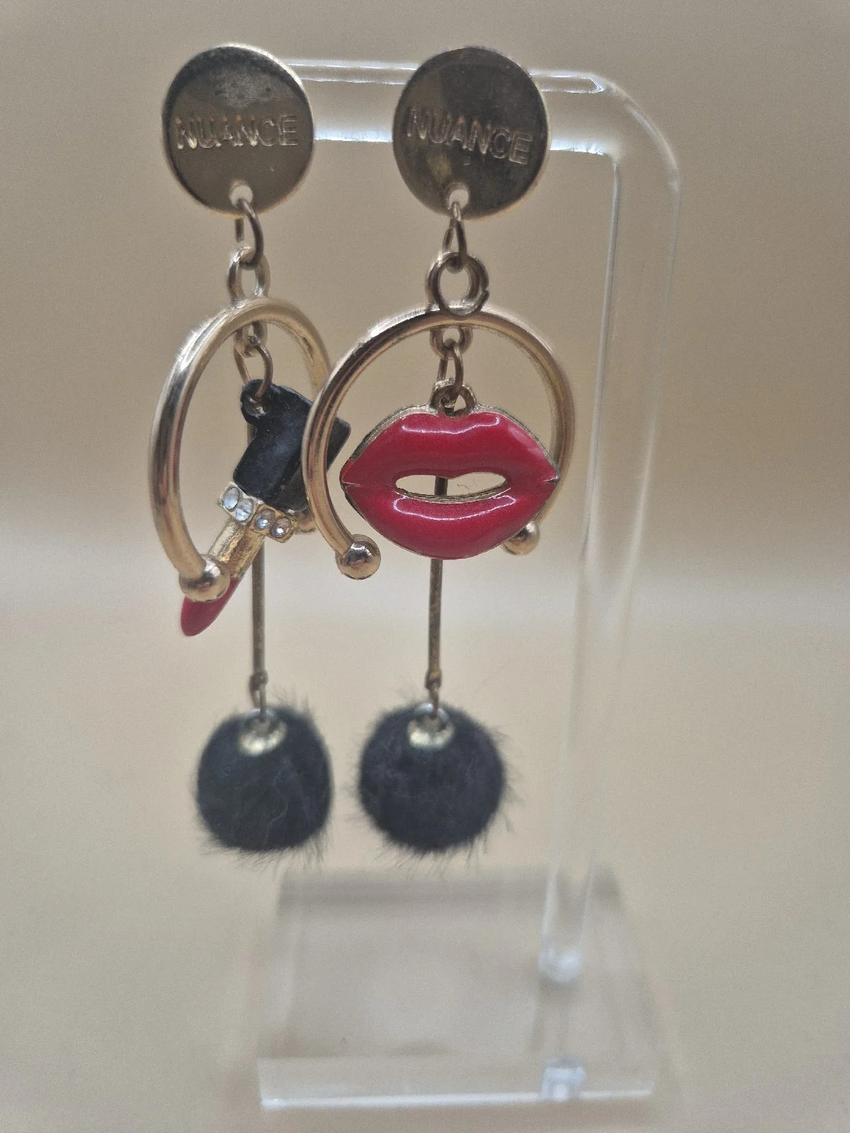 Nuance Mismatched Lips and Lipstick Earrings (E43)