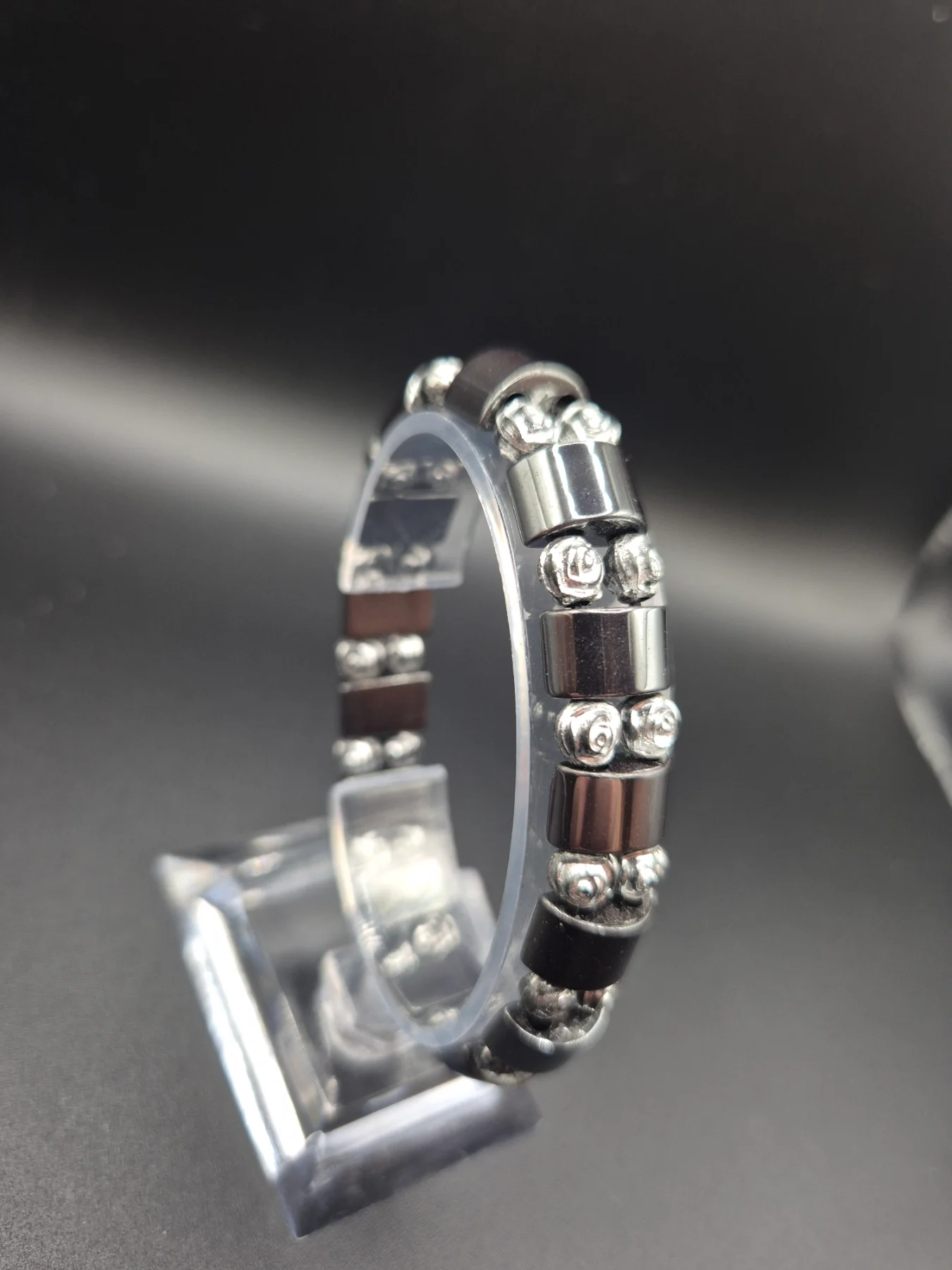 Elasticated Hematite Bracelet with Rose Carved Spacer Beads B82