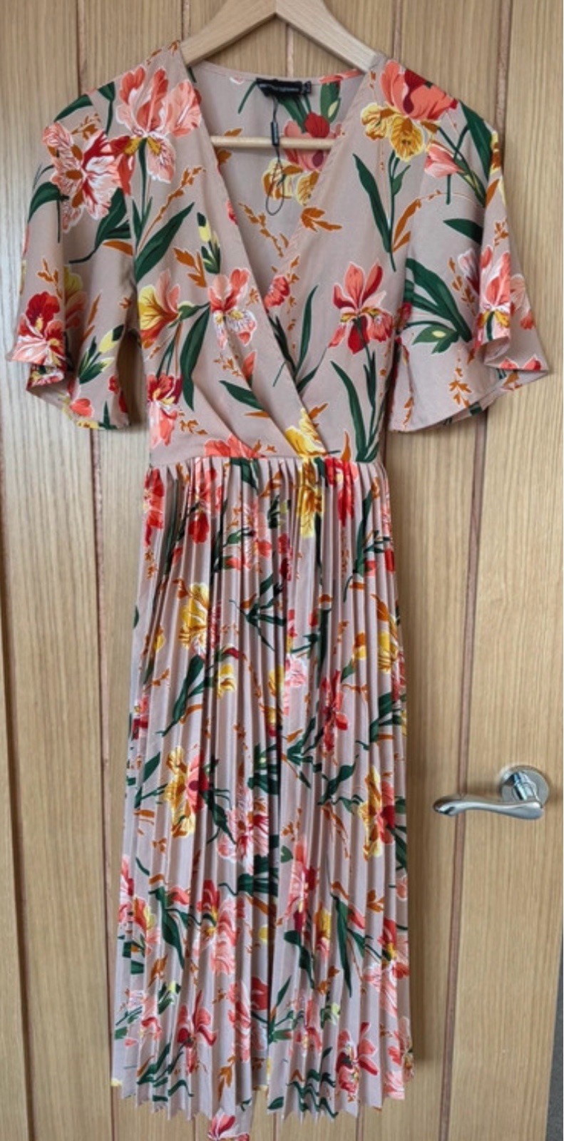 PrettyLittleThing floral dress size 8. Excellent condition