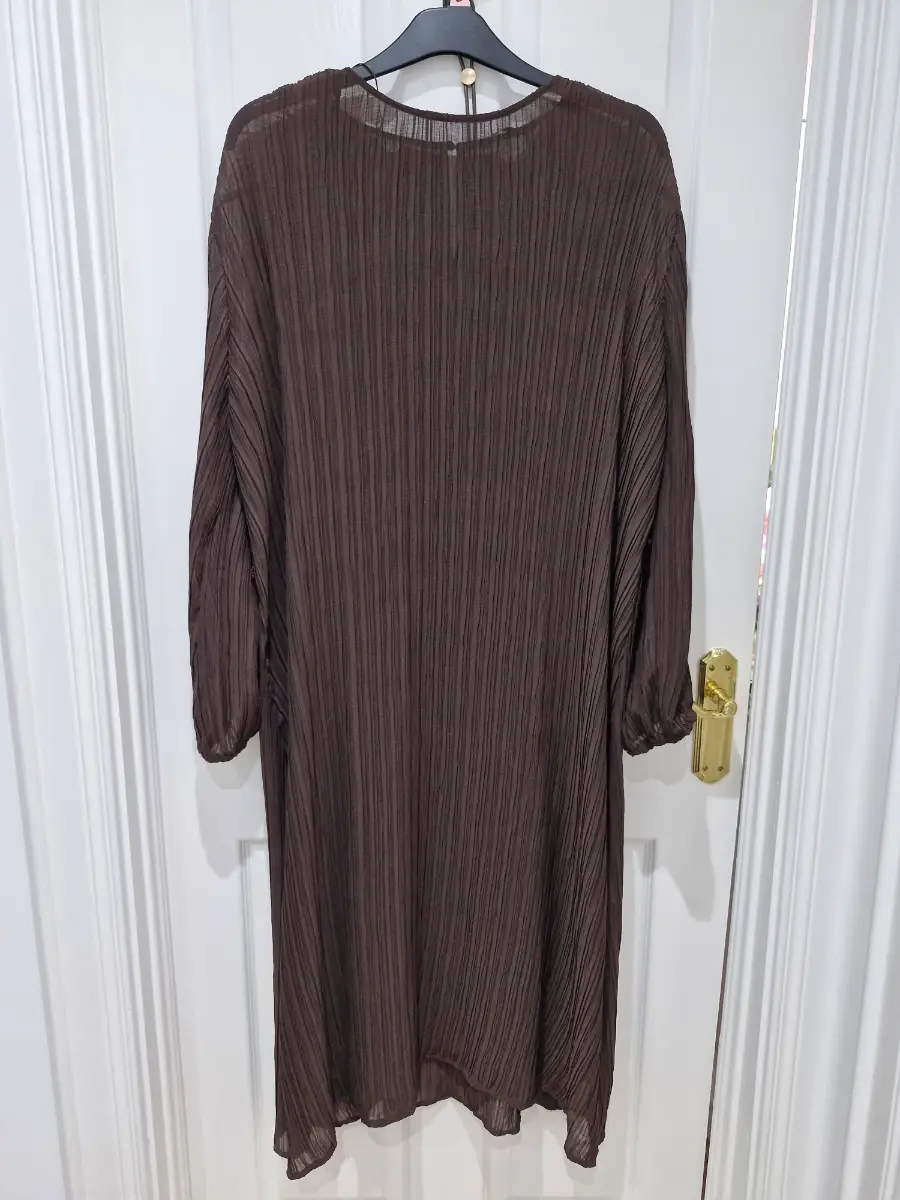 Dunnes..Coffee Brown L/Sleeve Plisse Dress ..Size XL..20uk..Like New