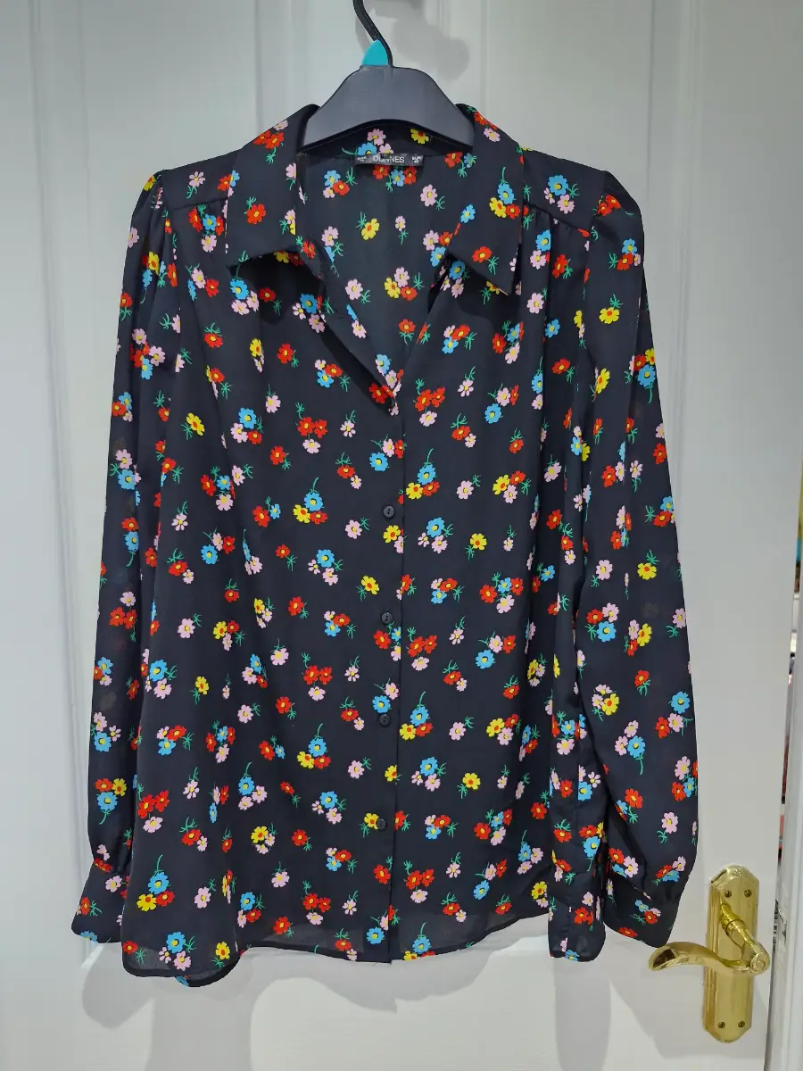 Dunnes ..Black Floral L/ Sleeve Blouse..Size M 14uk..Exc Cond