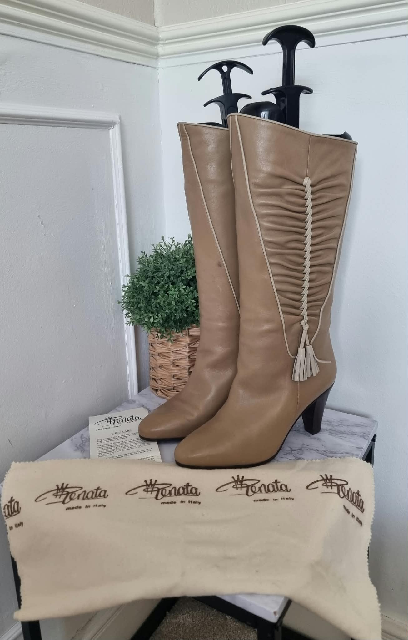 Renata UK4 EU37 Vintage Italian-made Leather Beige Ivory Calf Heeled Cowboy Western Boots