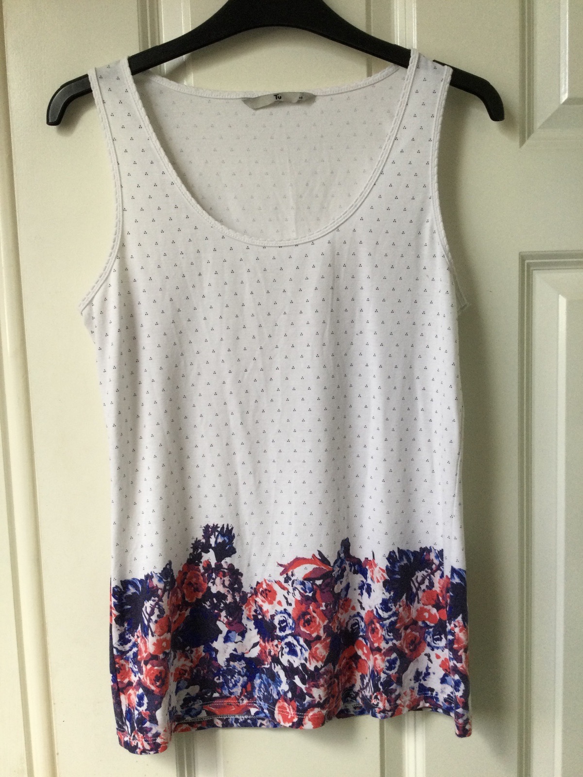 Ladies stretchy vest top.