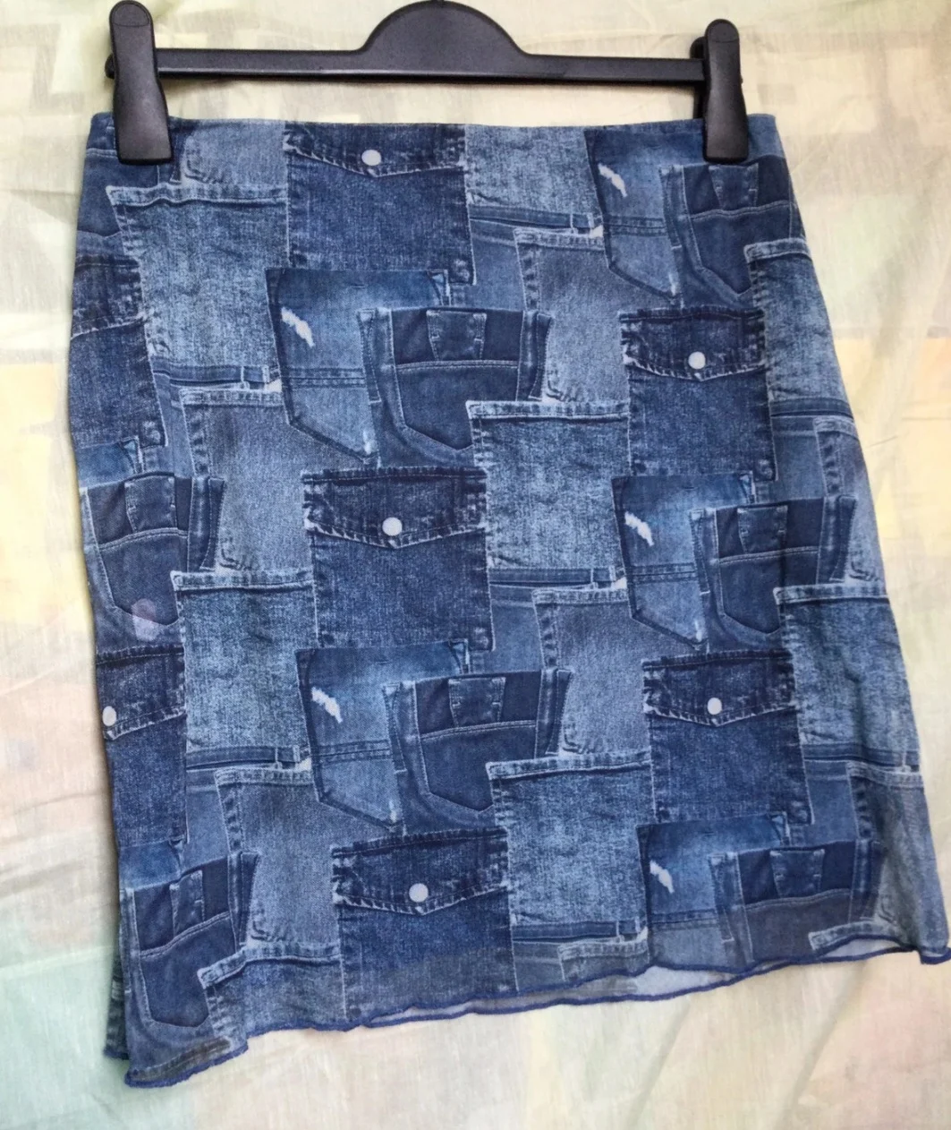 Stretchy jeans printed midi skirt. Stretchy waist