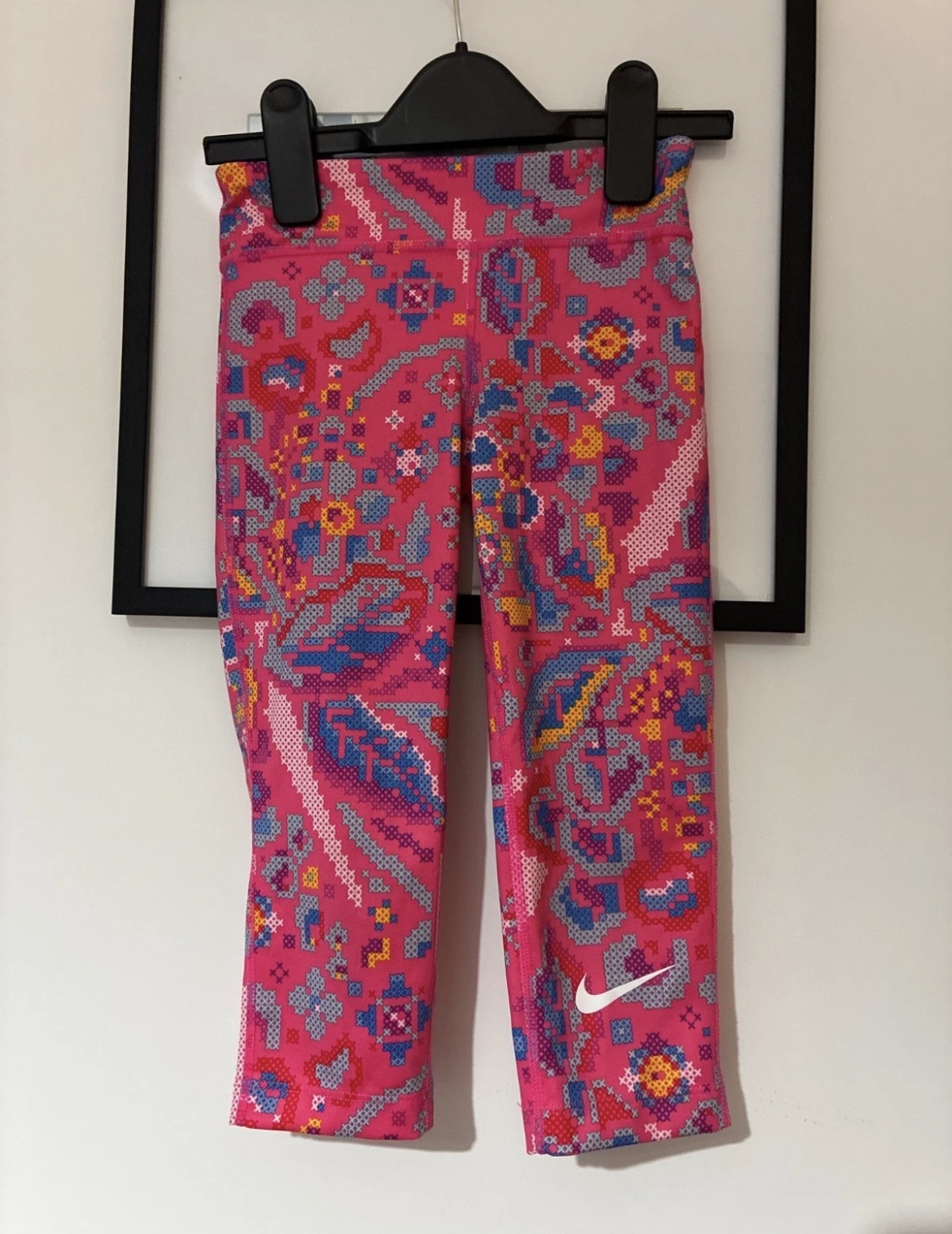 Nike Dri-FIT Pink Pixel Print Cropped Leggings / Activewear - Age 6-8 Years (XS)