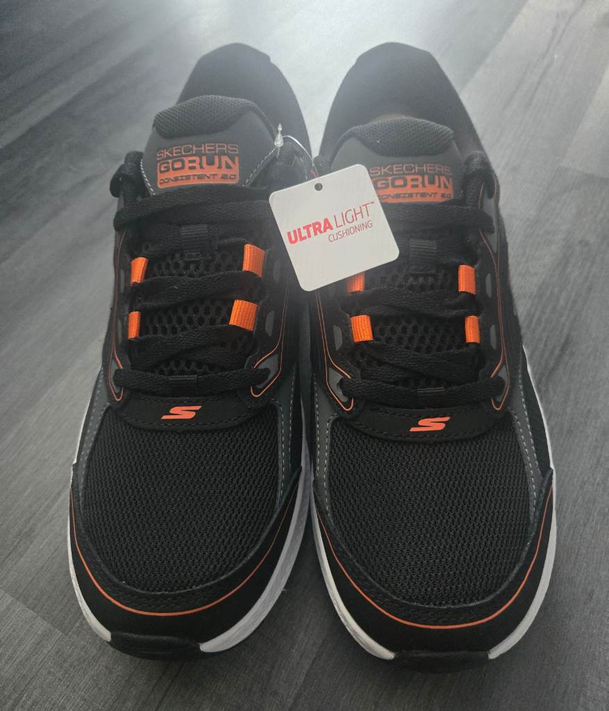 Skechers mwns trainers size 8.5UK