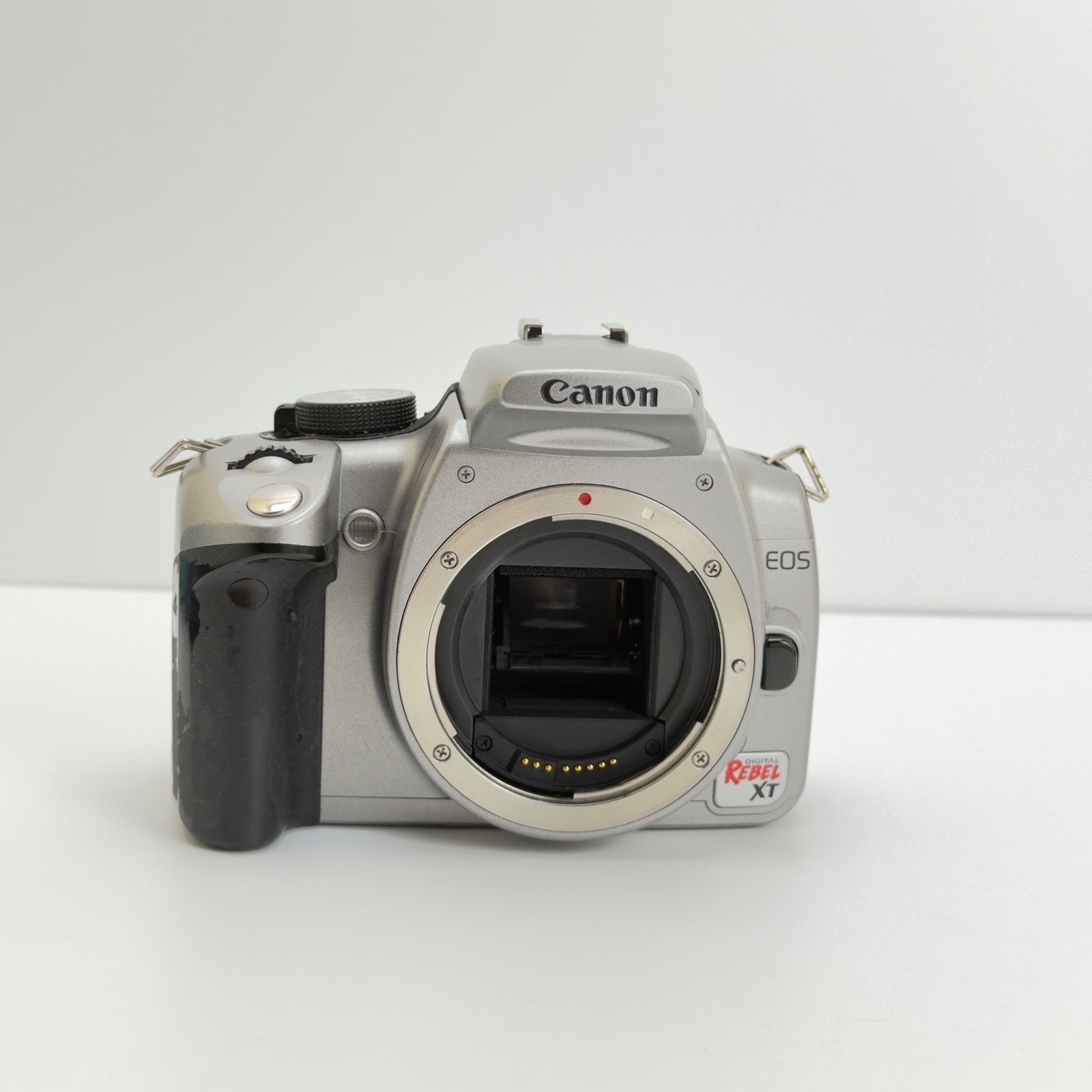 Canon EOS Digital Rebel XT 8MP Dslr Camera Body only Silver Japan 350d