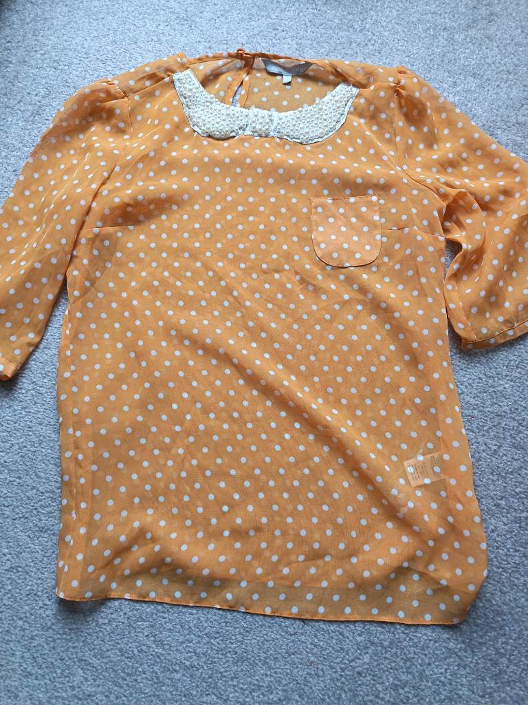 Red herring size 8 mustard yellow polka dot top blouse with pearl neckline