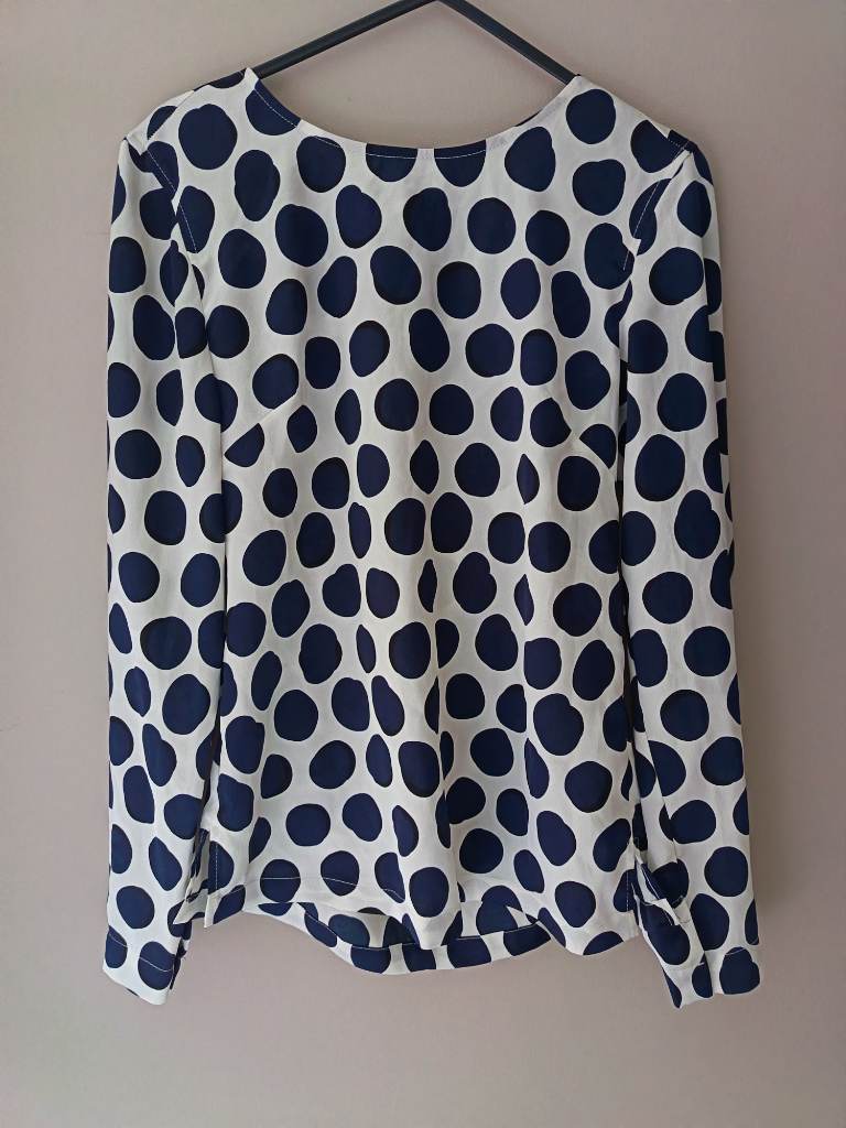 H&M Navy and white polka dot blouse shirt long sleeves size 4