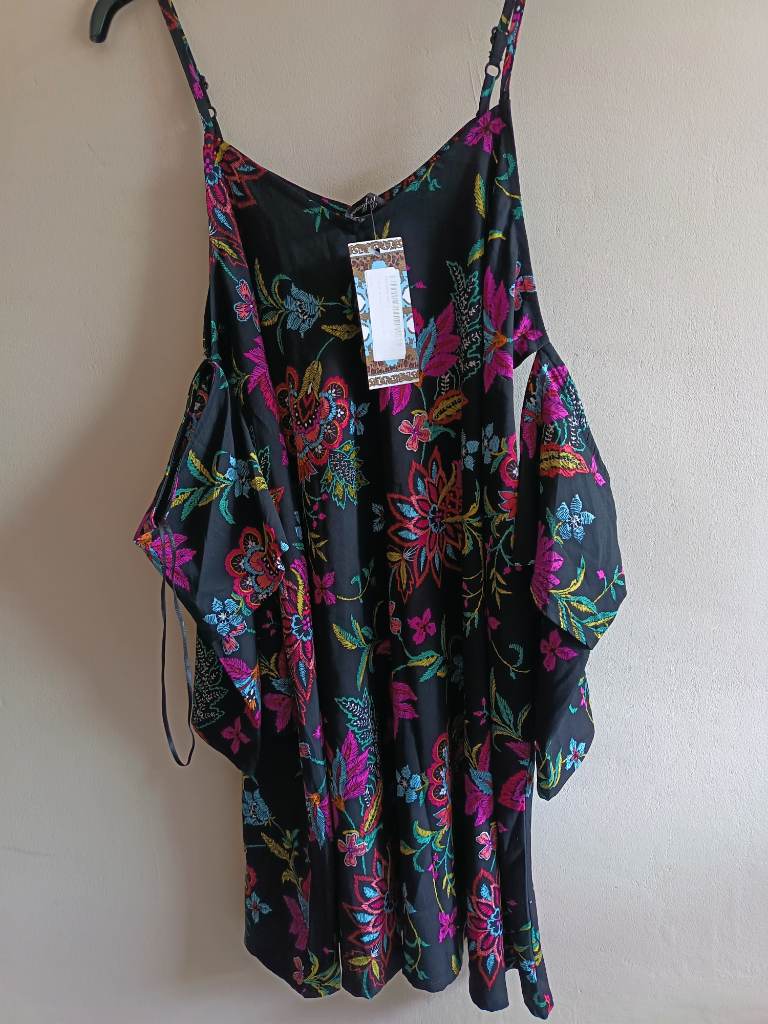 Boohoo brand new with tags size 8 black and bright colourful off the shoulder summer dress