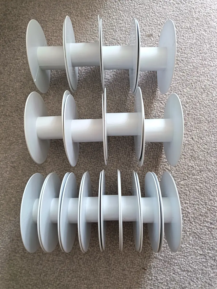 16 plastic bobbins spools 15mm and 40mm