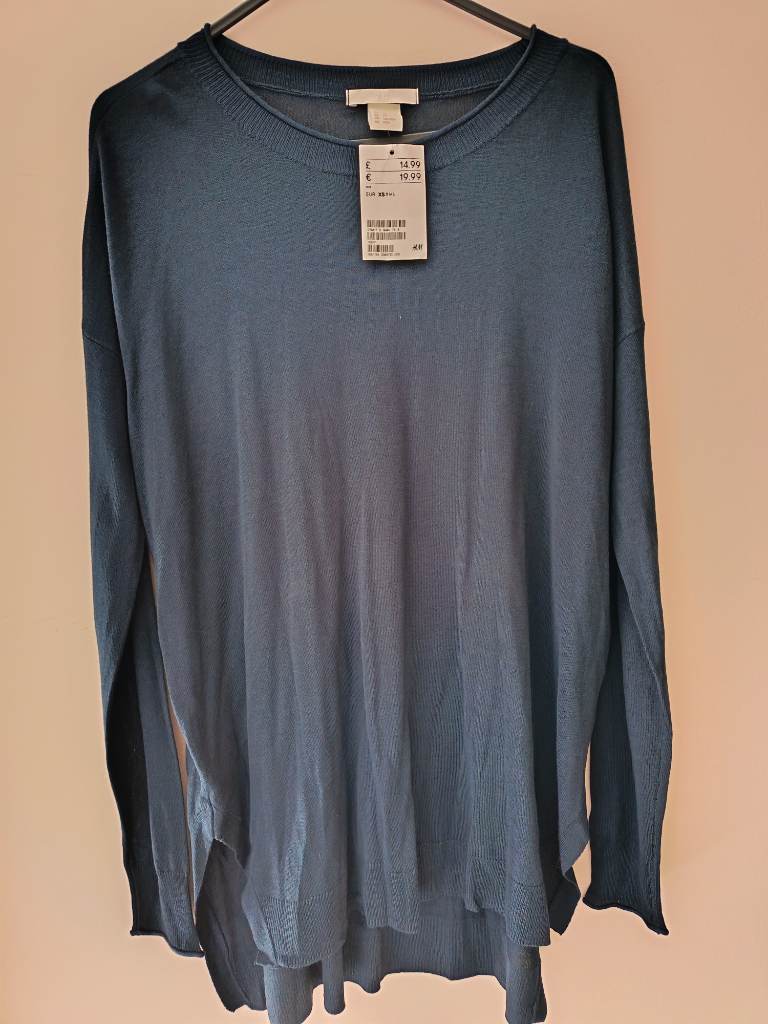 H&M xs navy blue light thin jumper brand new with tags